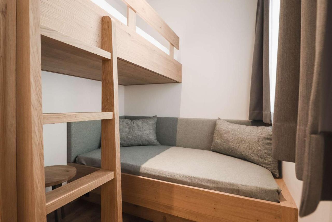 פרצ'ינס Guesthouse Karnatsch מראה חיצוני תמונה